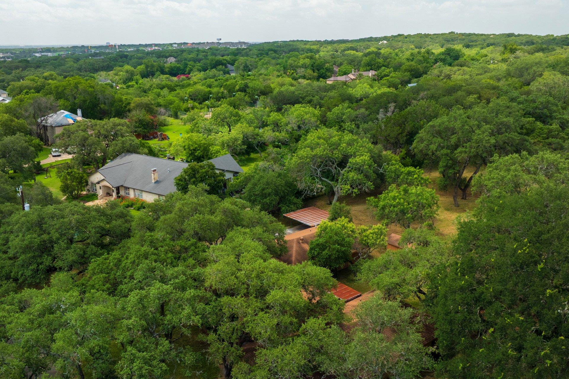 304 Hill Country LN