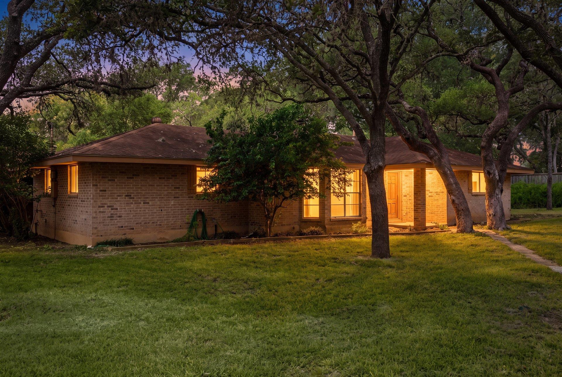 304 Hill Country LN