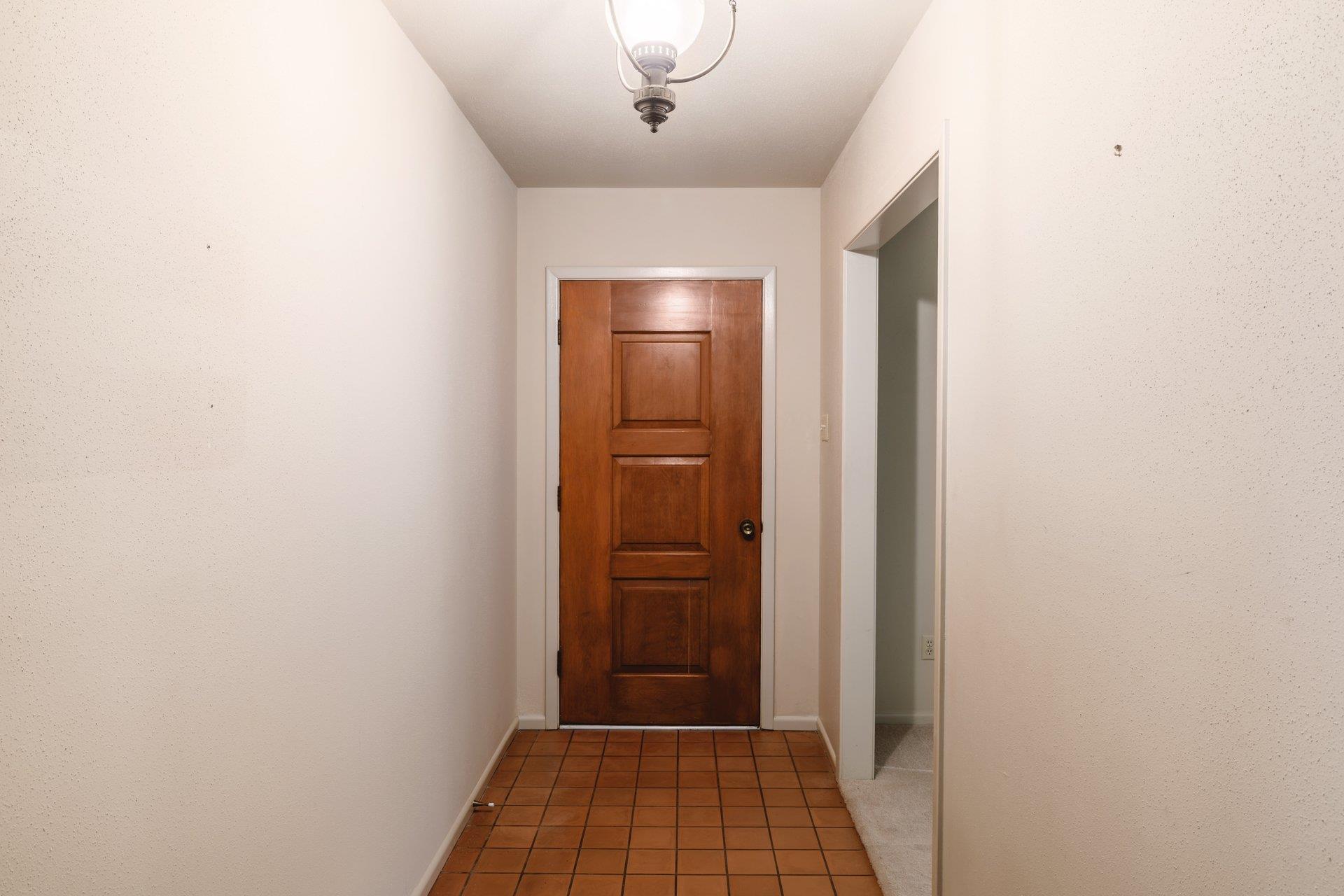 304 Hill Country LN