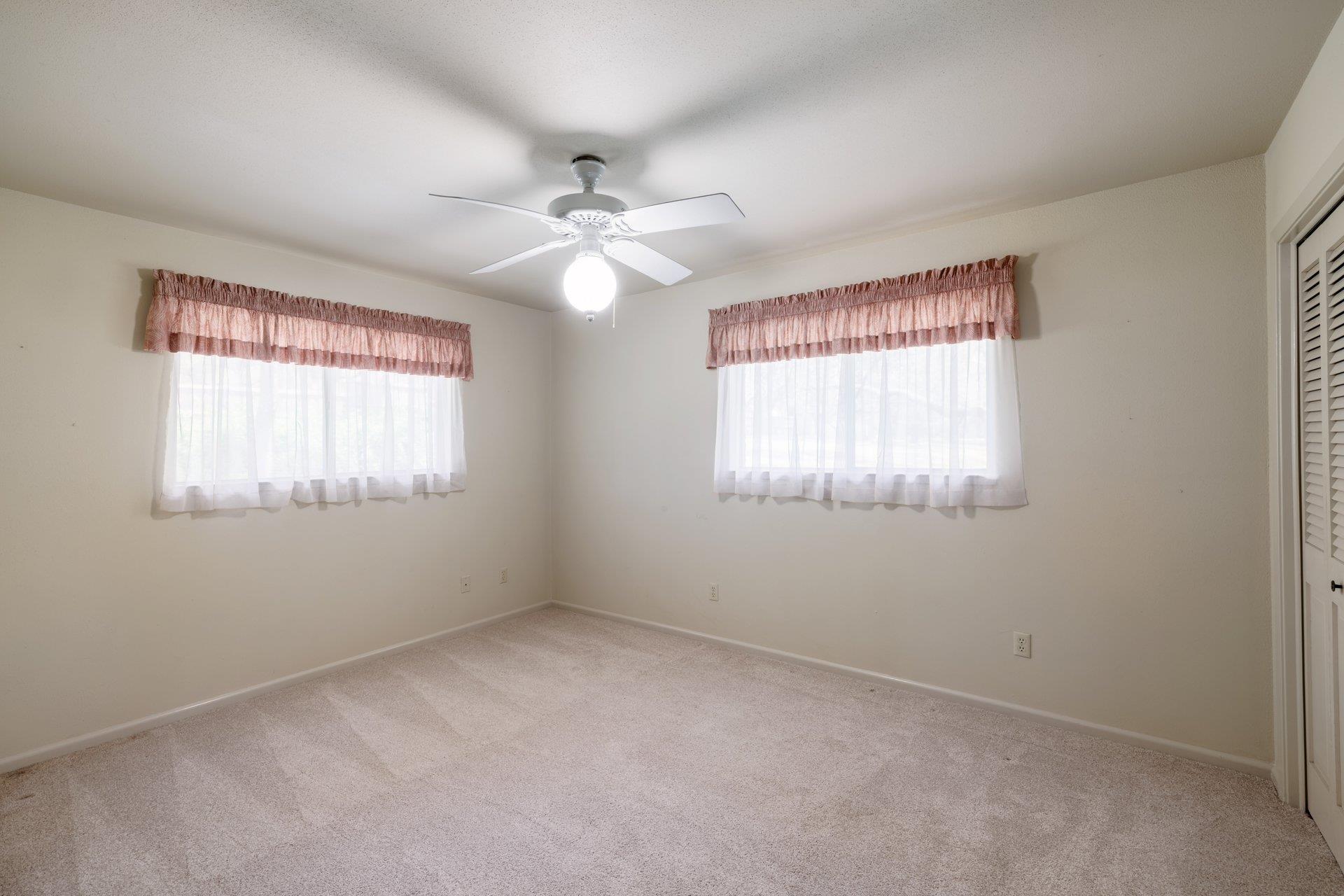 304 Hill Country LN