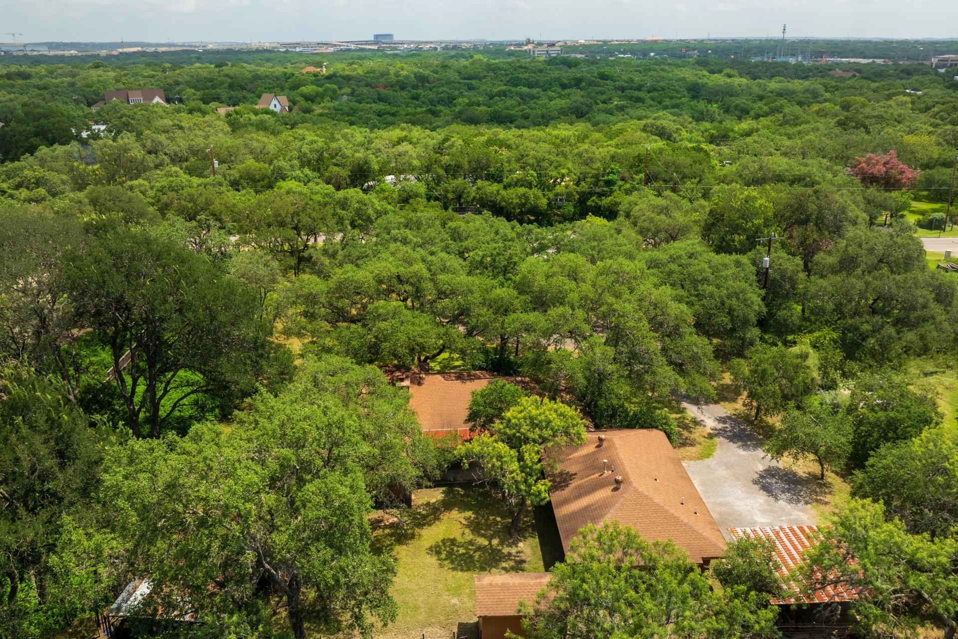 304 Hill Country LN