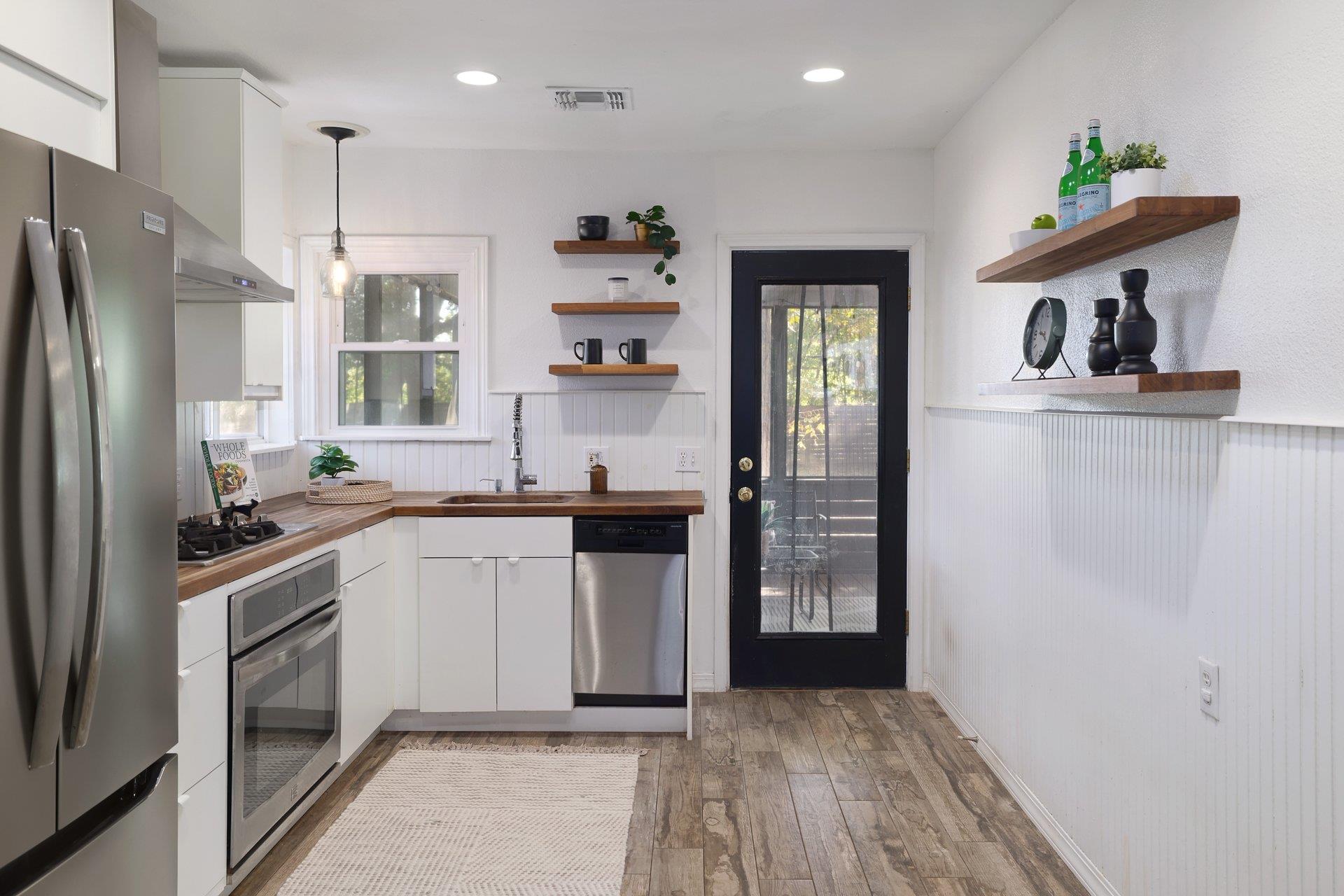 6511 Chesterfield Ave