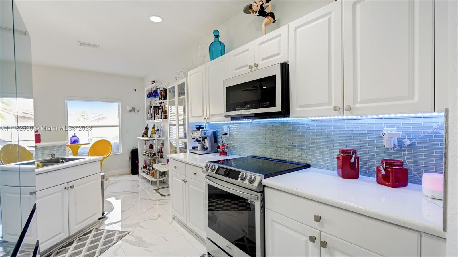 2053 SE 14th St