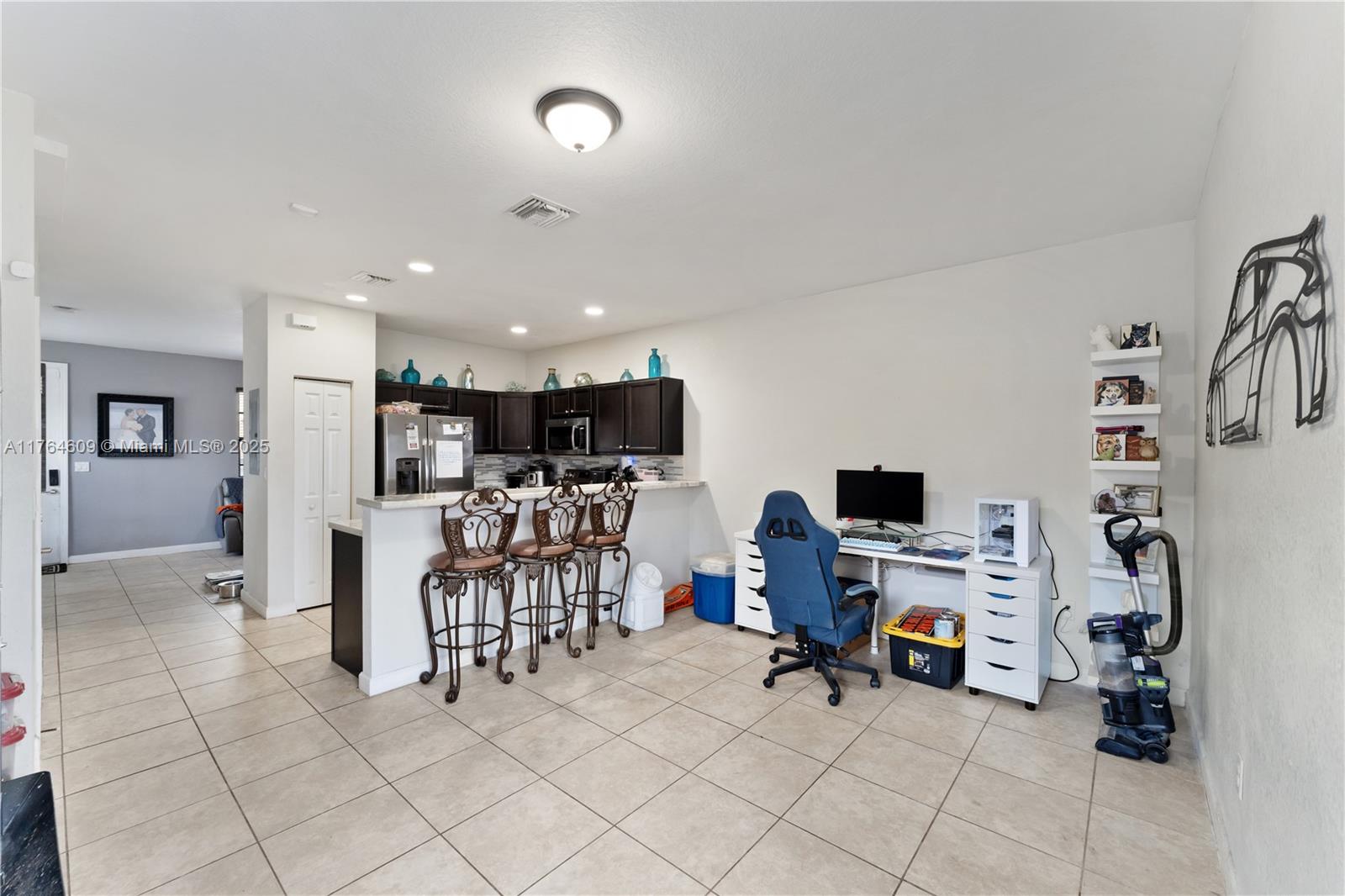 3223 SE 7th St # 3223