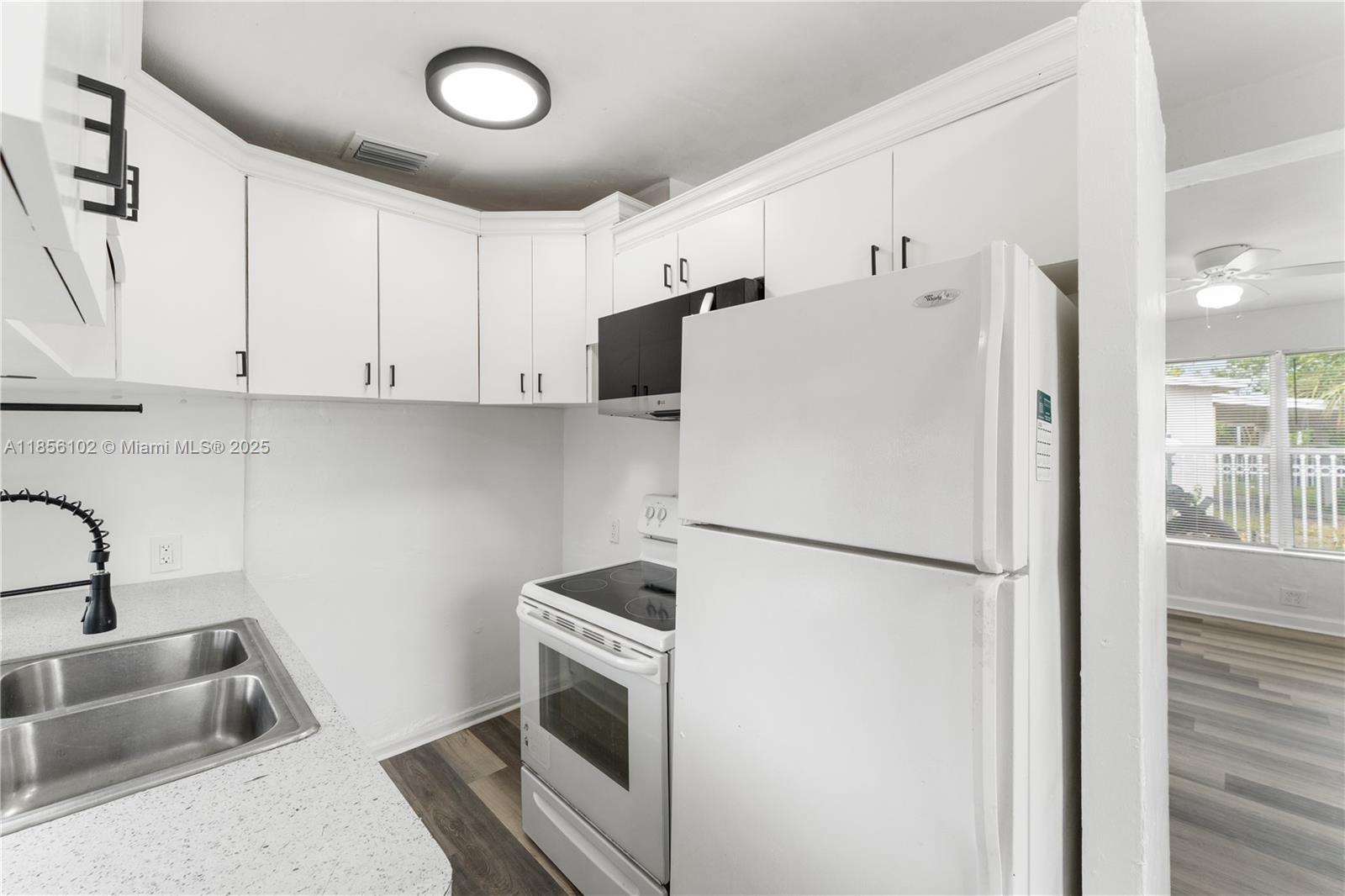 290 NW 29th Ave