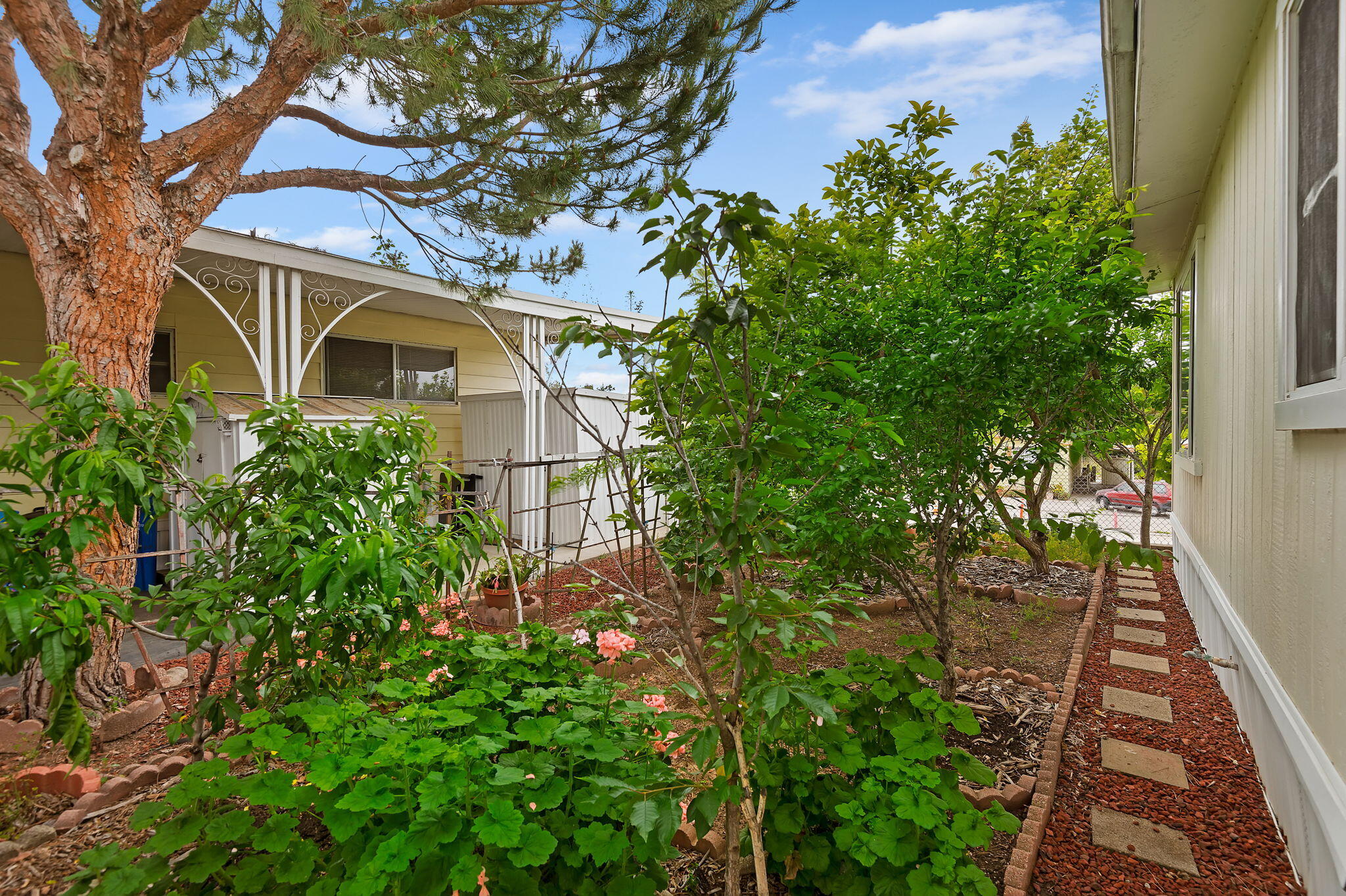 4025 State Street, 53