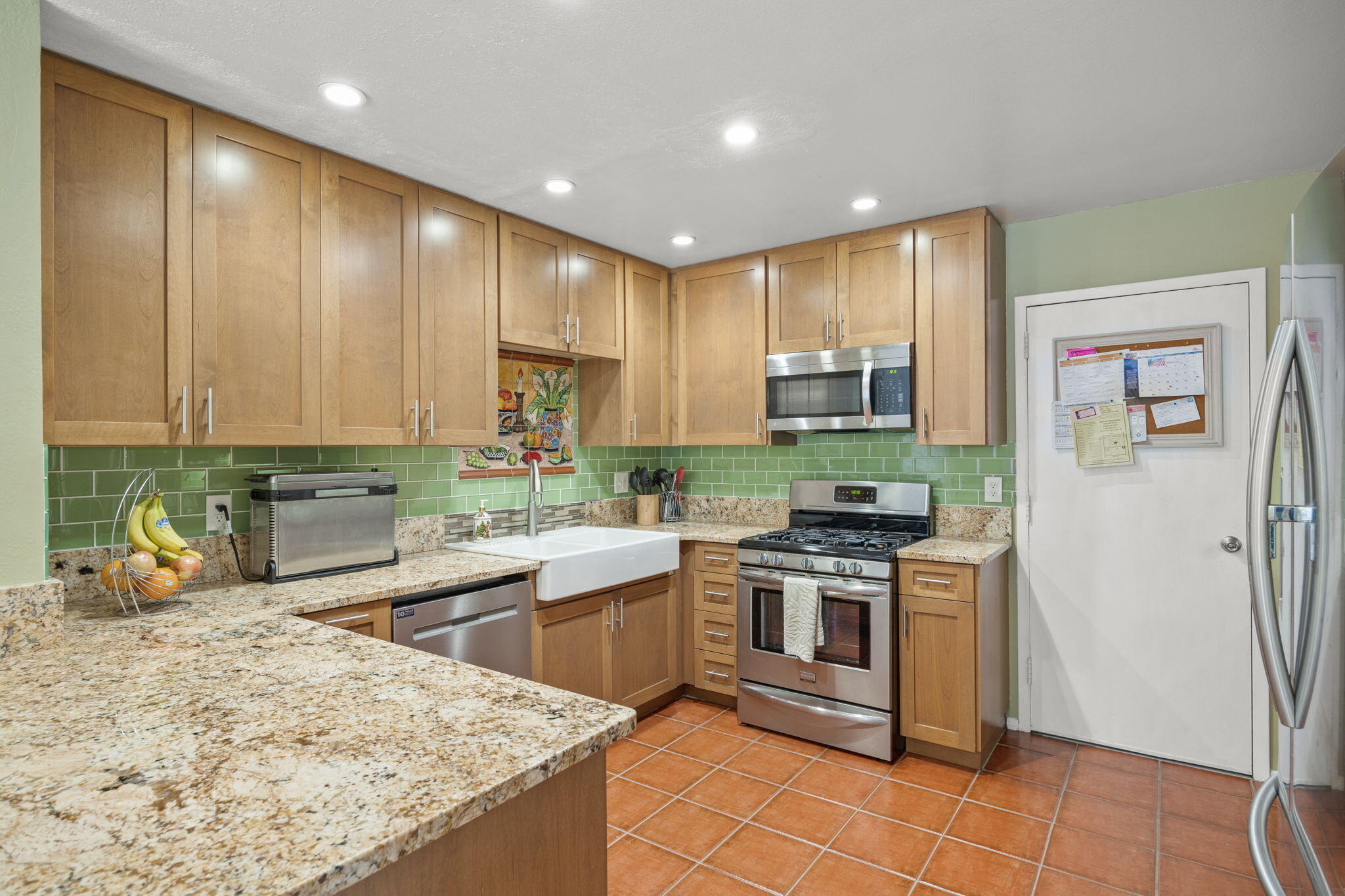 5041 Rhoads Avenue, D