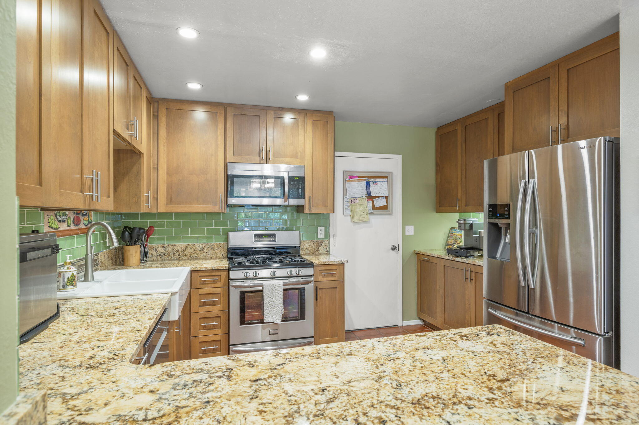 5041 Rhoads Avenue, D