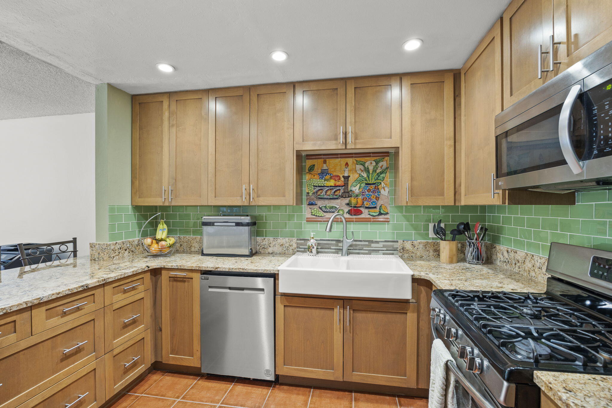 5041 Rhoads Avenue, D