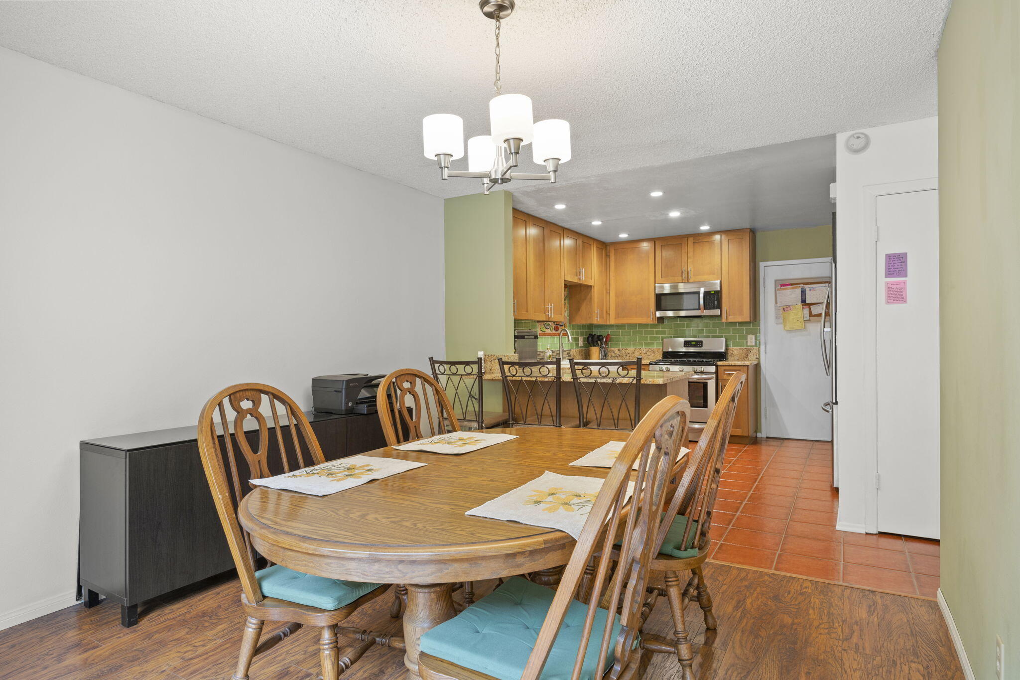 5041 Rhoads Avenue, D