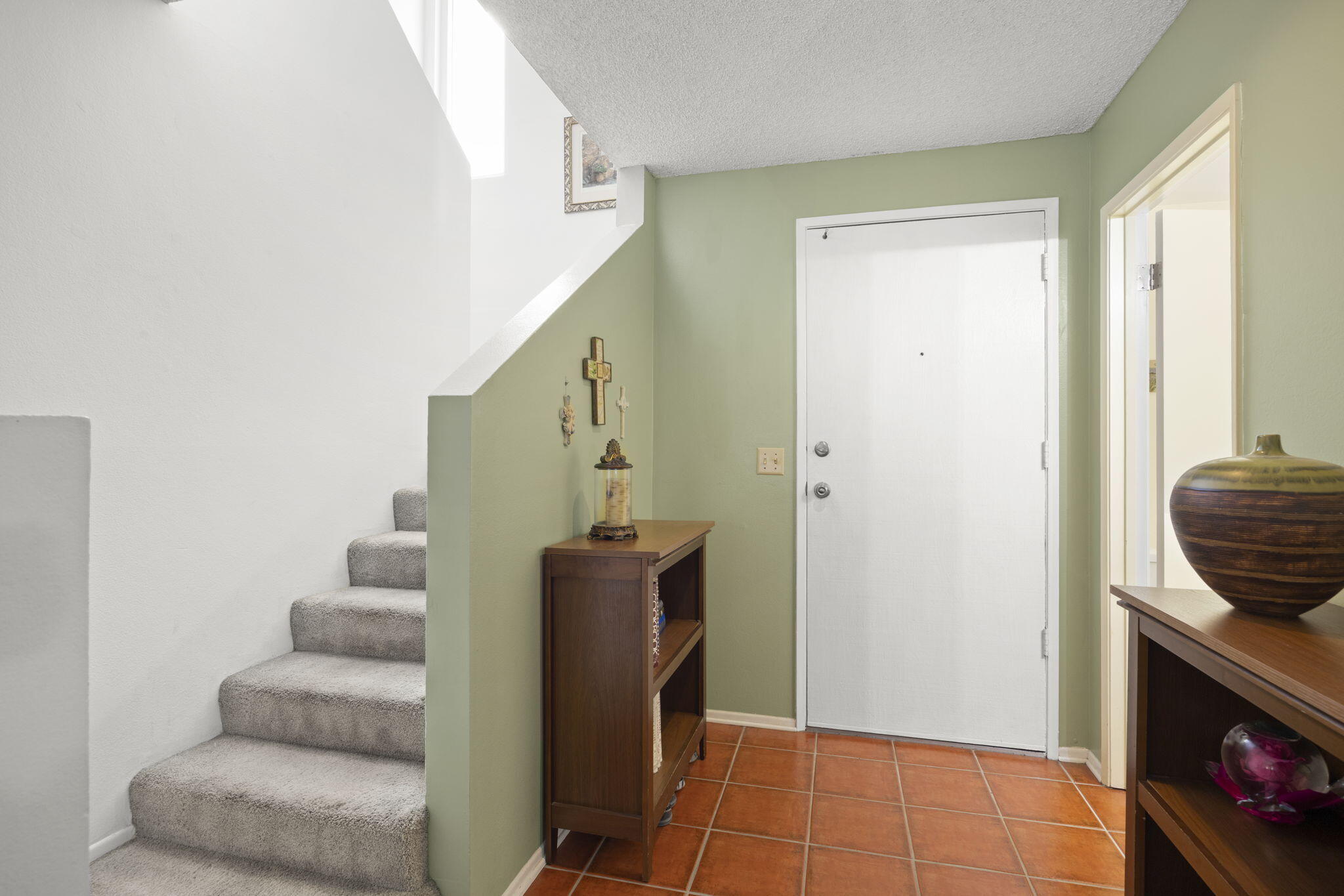 5041 Rhoads Avenue, D