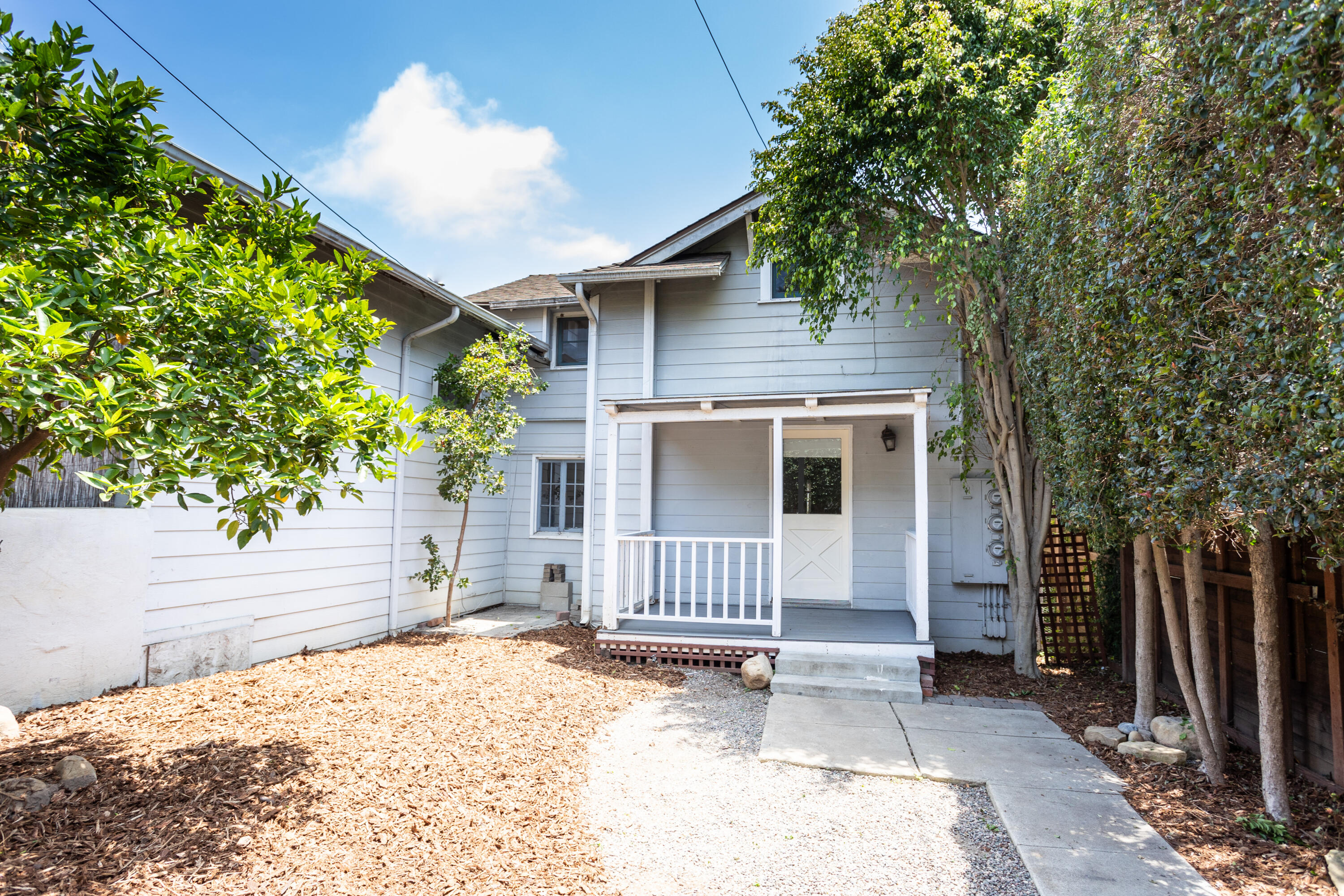 225 W Mission Street