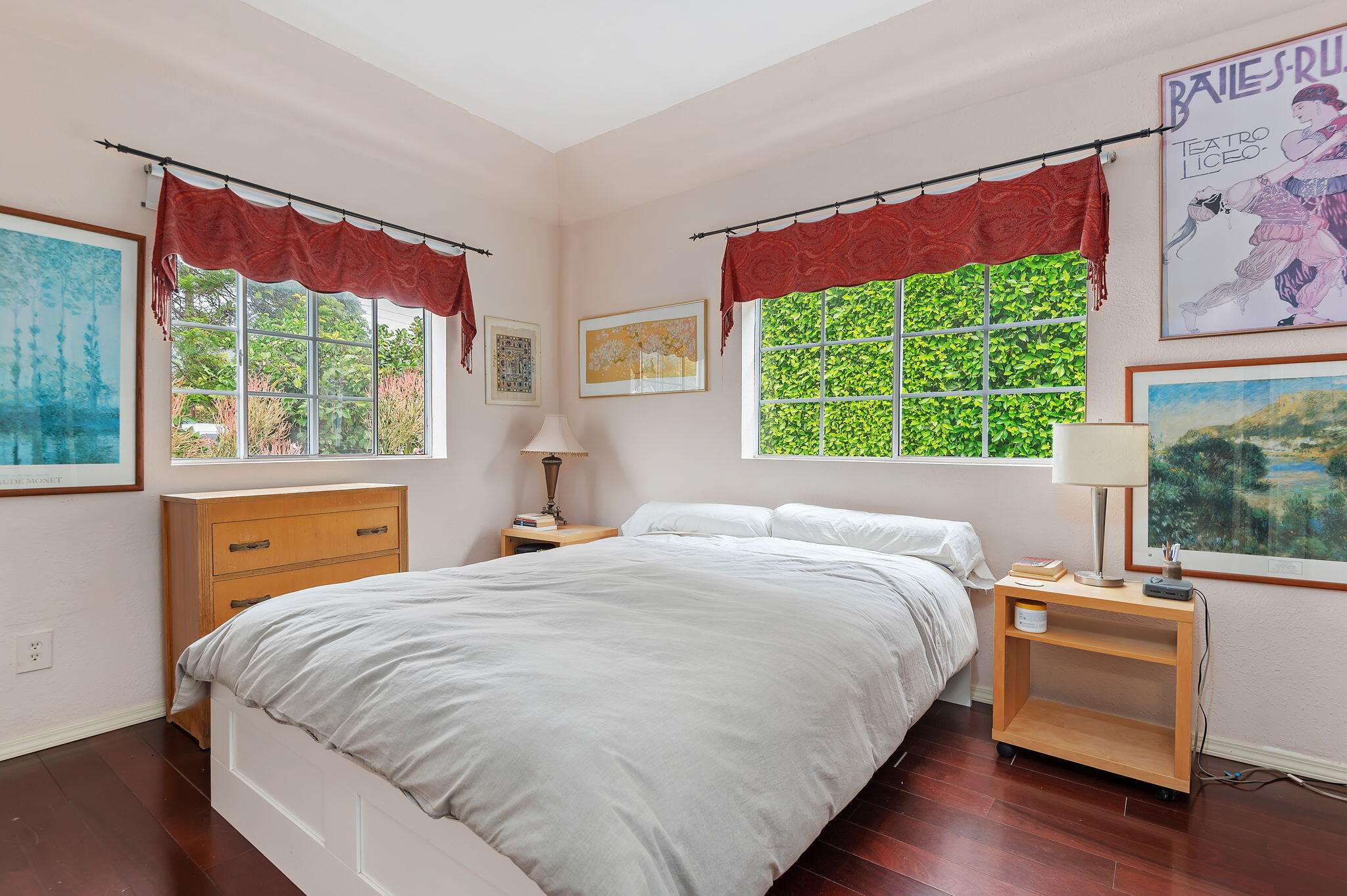 307 Mellifont Avenue