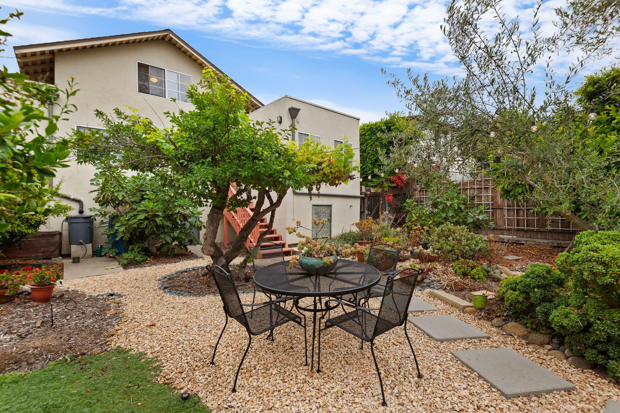 307 Mellifont Avenue