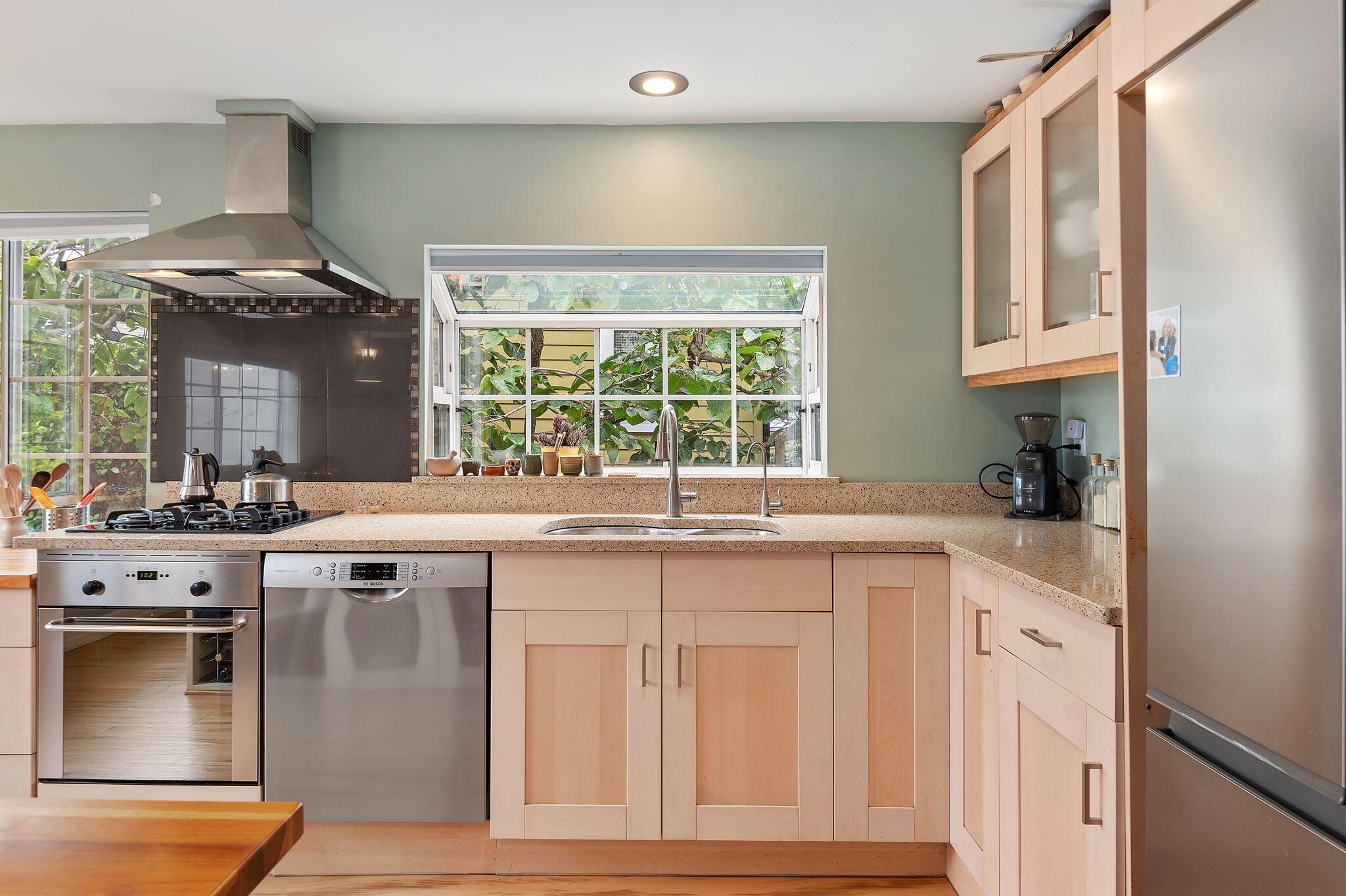 307 Mellifont Avenue