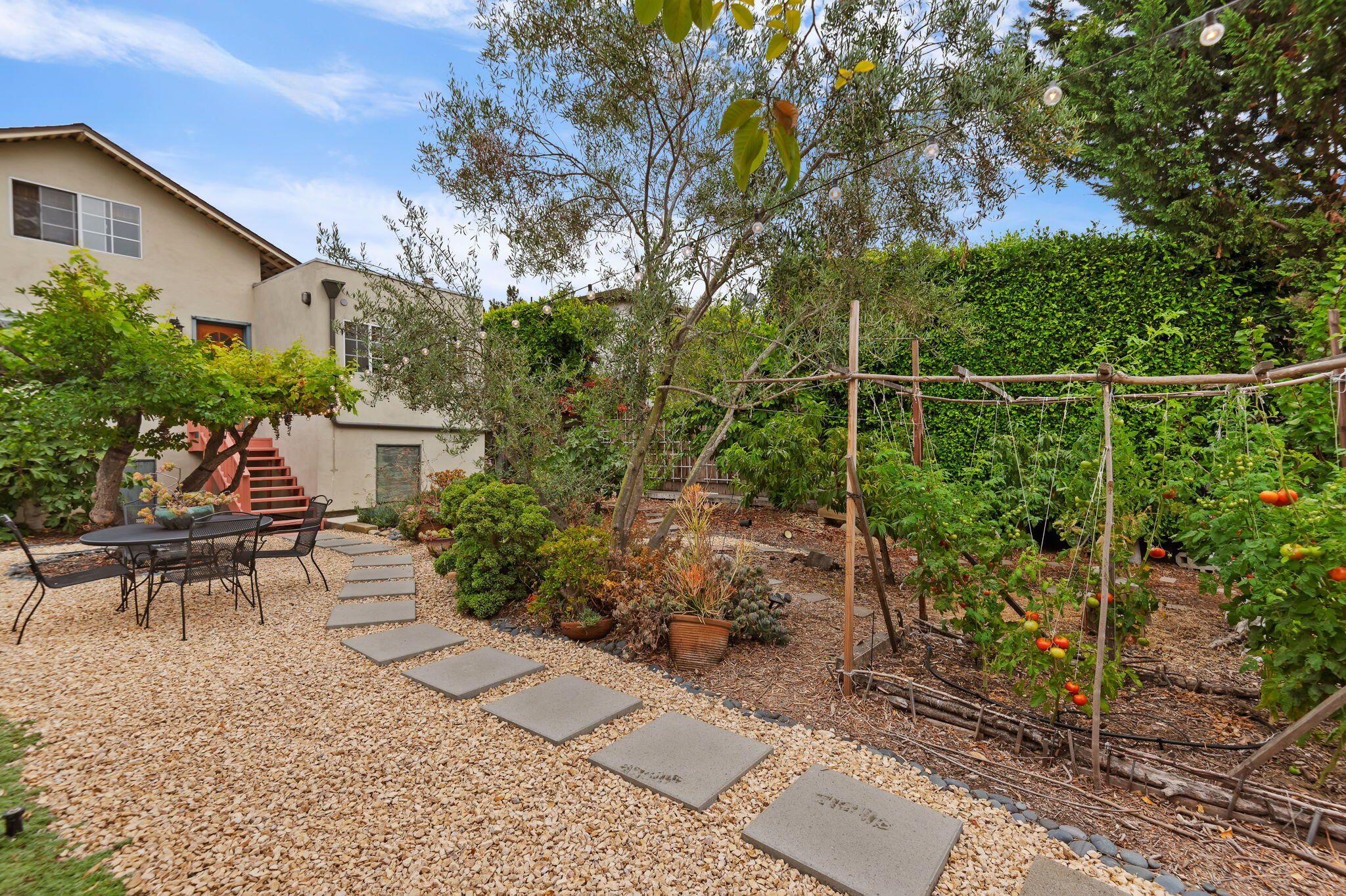 307 Mellifont Avenue