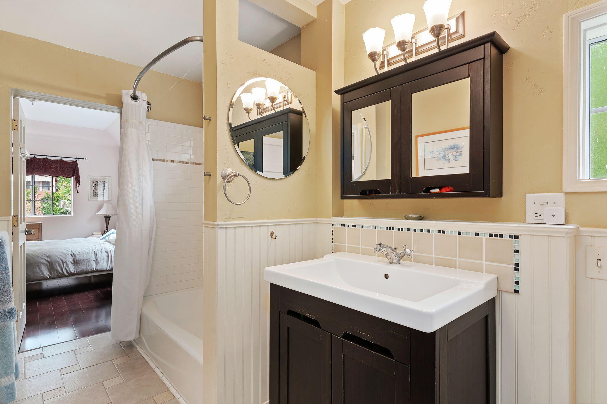 307 Mellifont Avenue