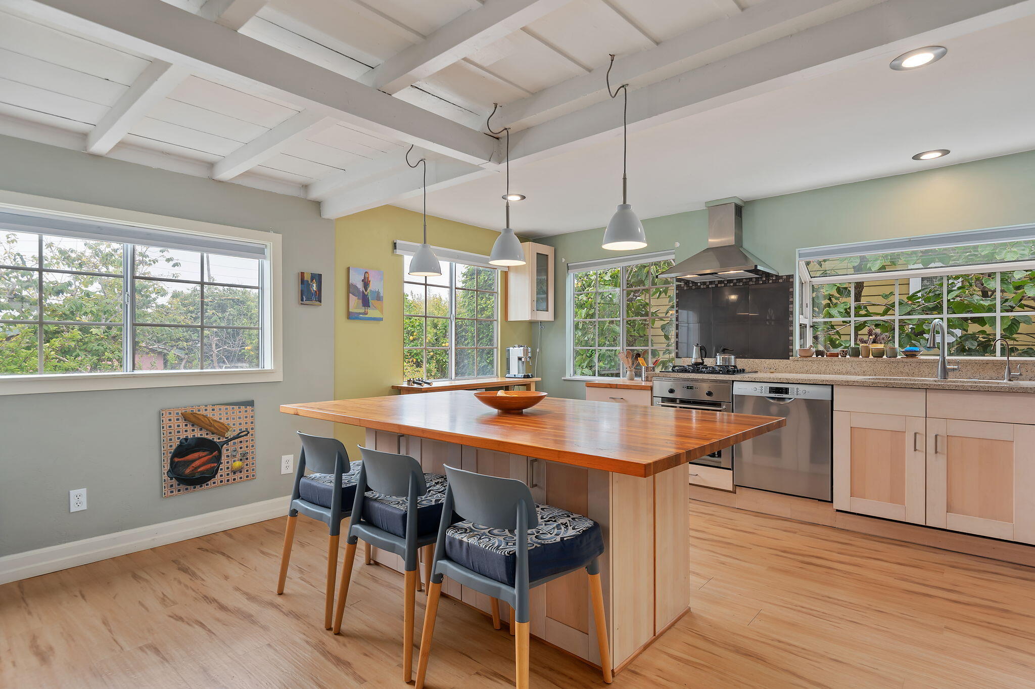 307 Mellifont Avenue