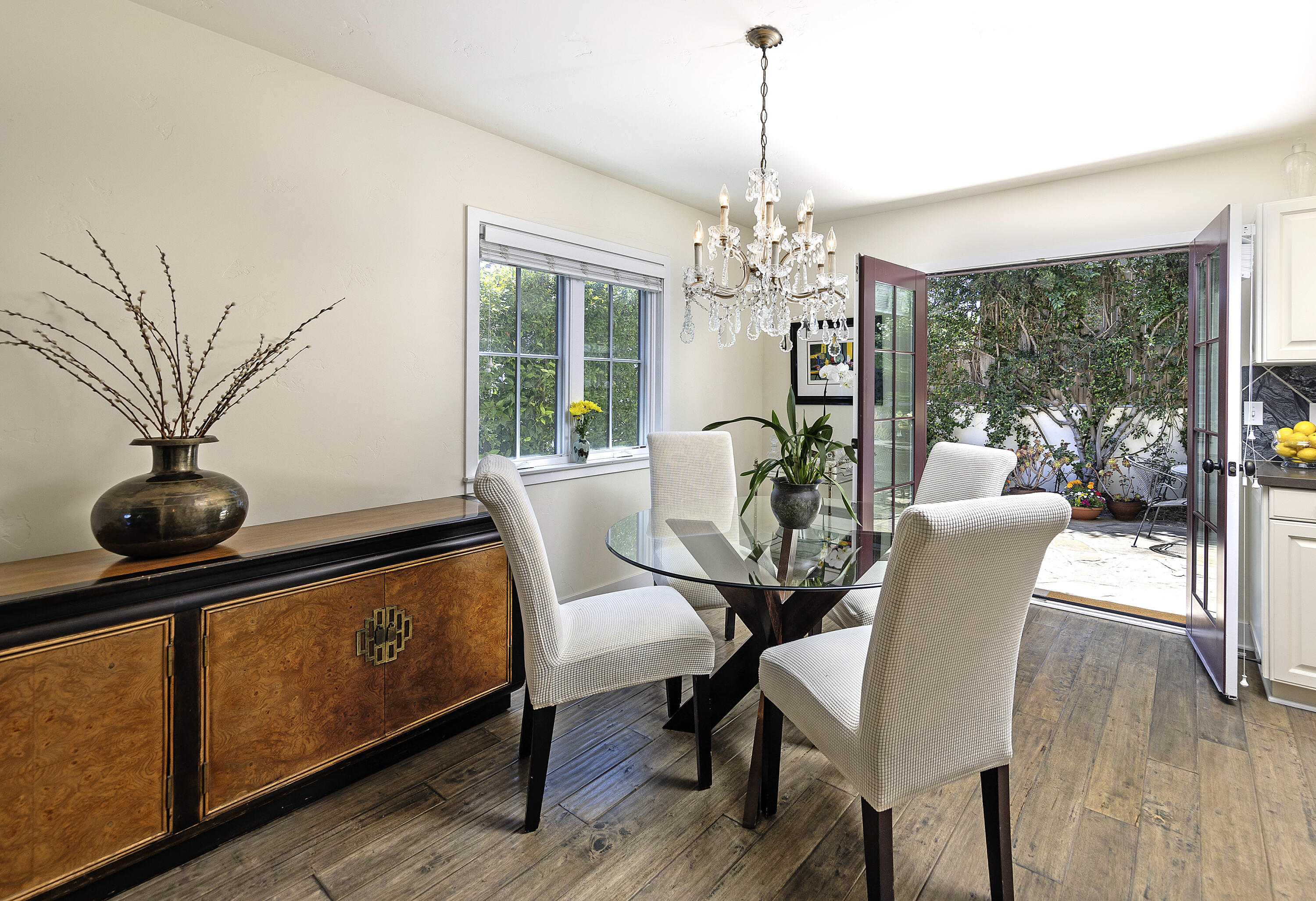 601 E Micheltorena Street, 94