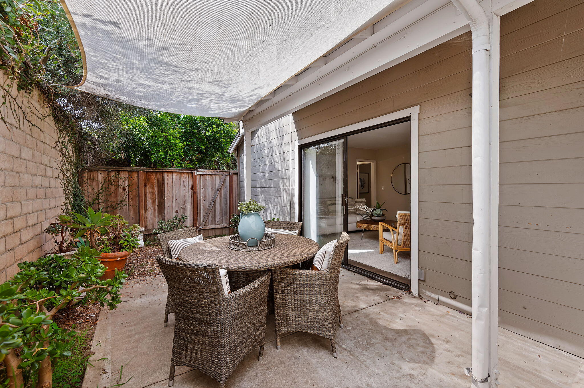 421 W Anapamu Street, D