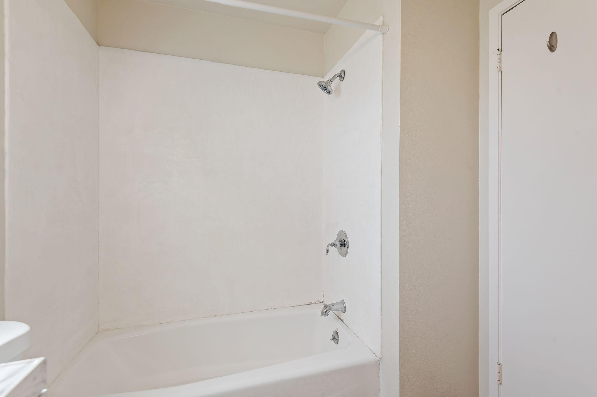 421 W Anapamu Street, D