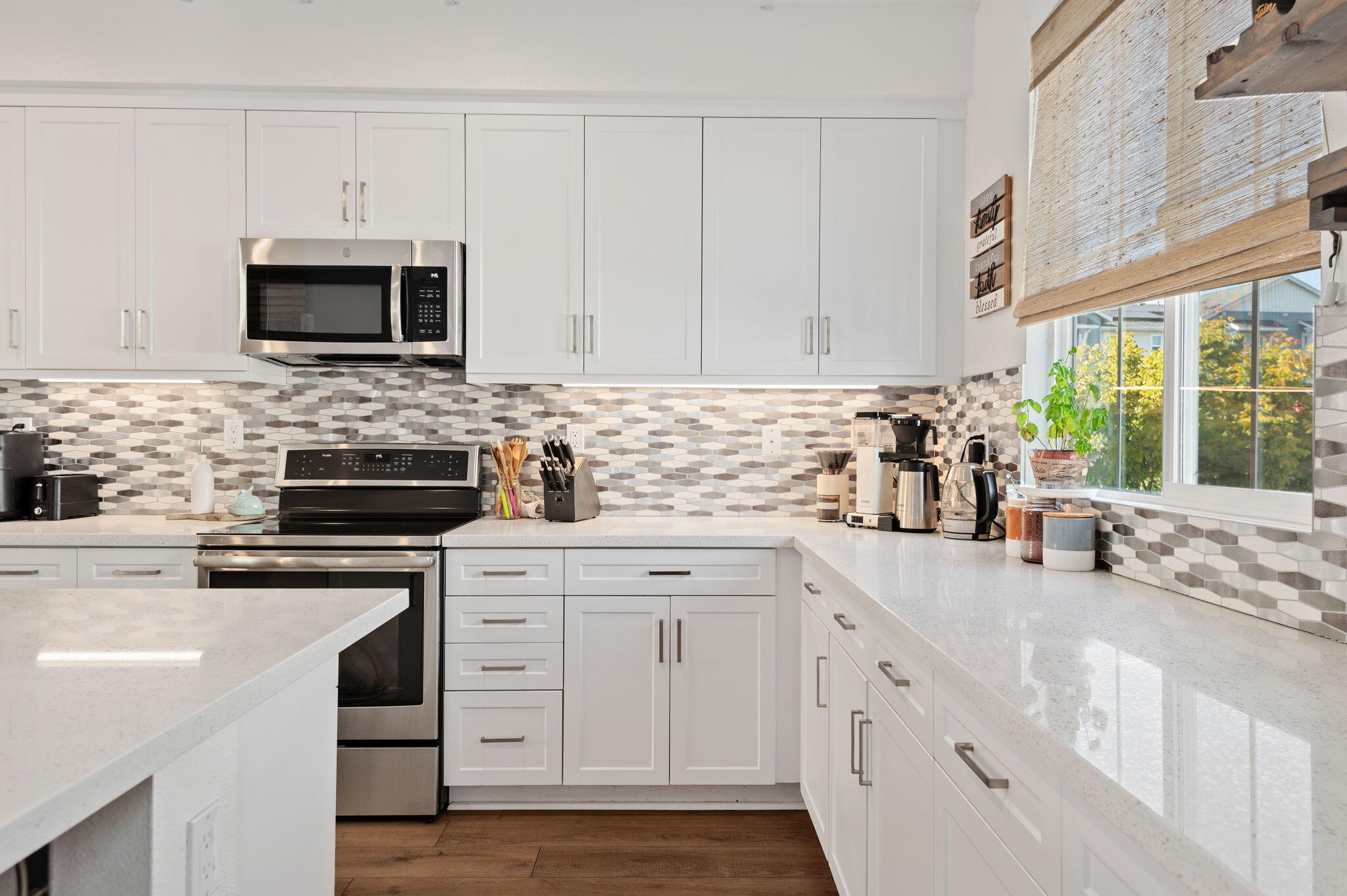 5701 Surfrider Way, 102