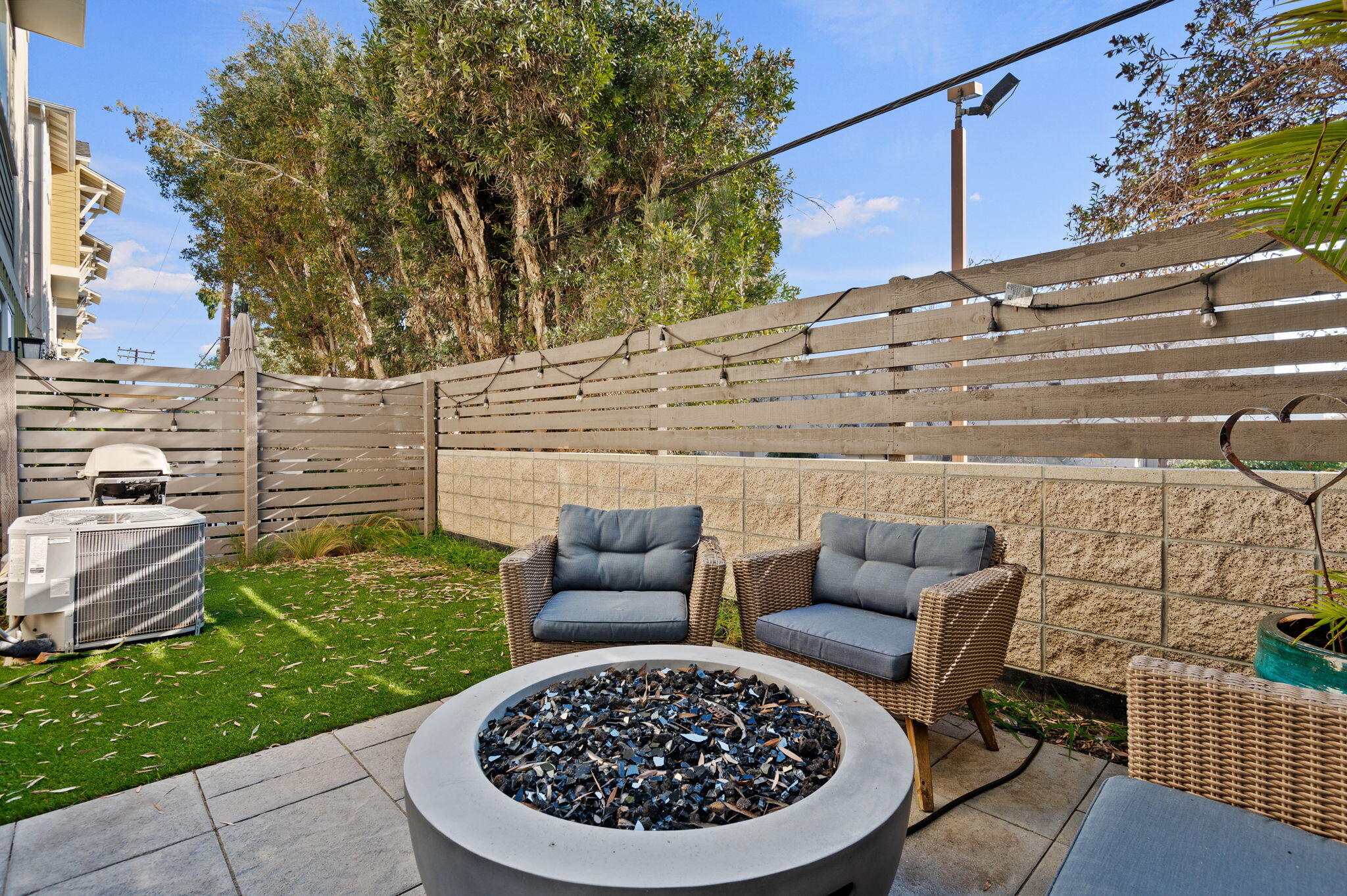 5701 Surfrider Way, 102