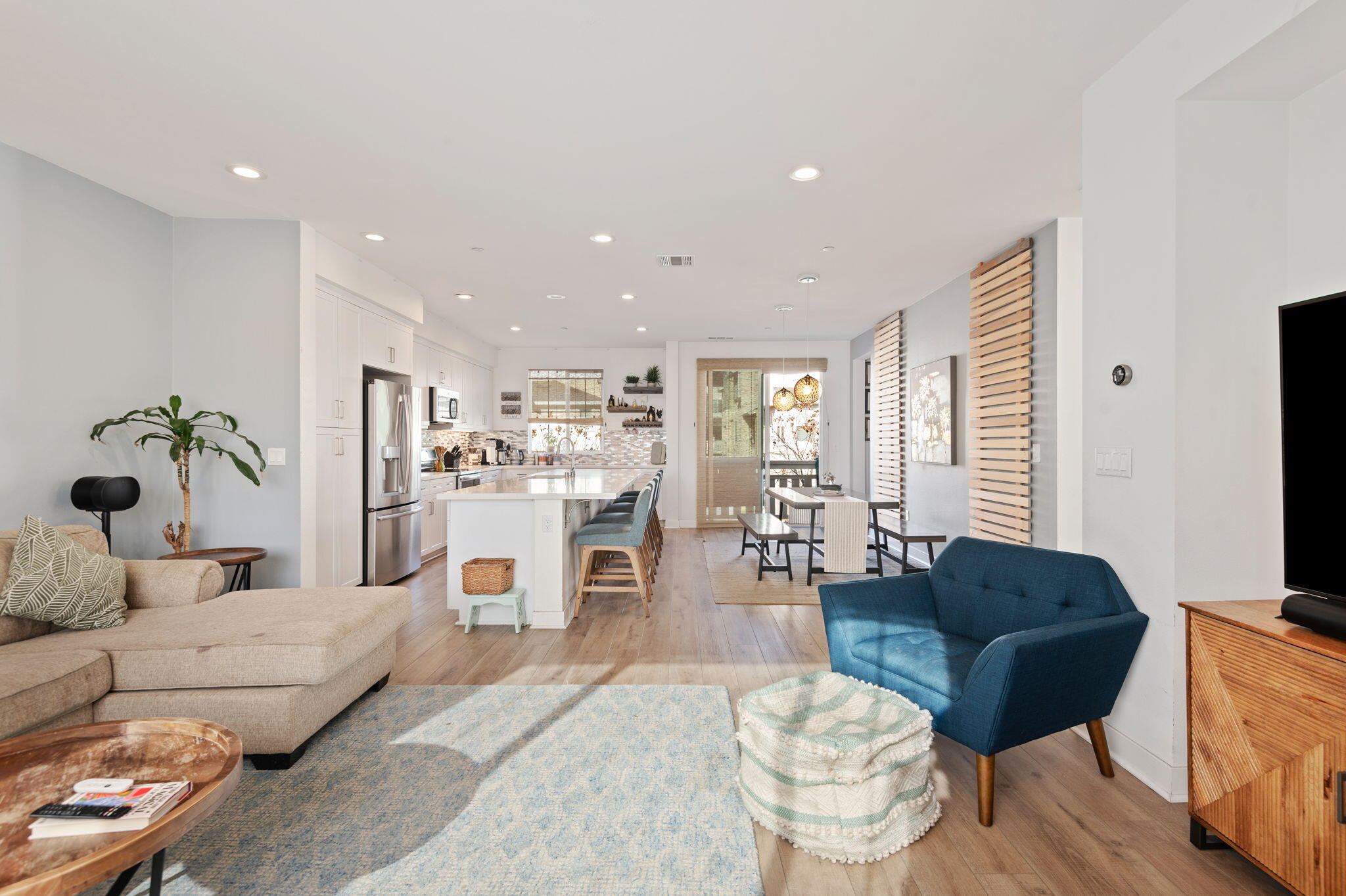 5701 Surfrider Way, 102