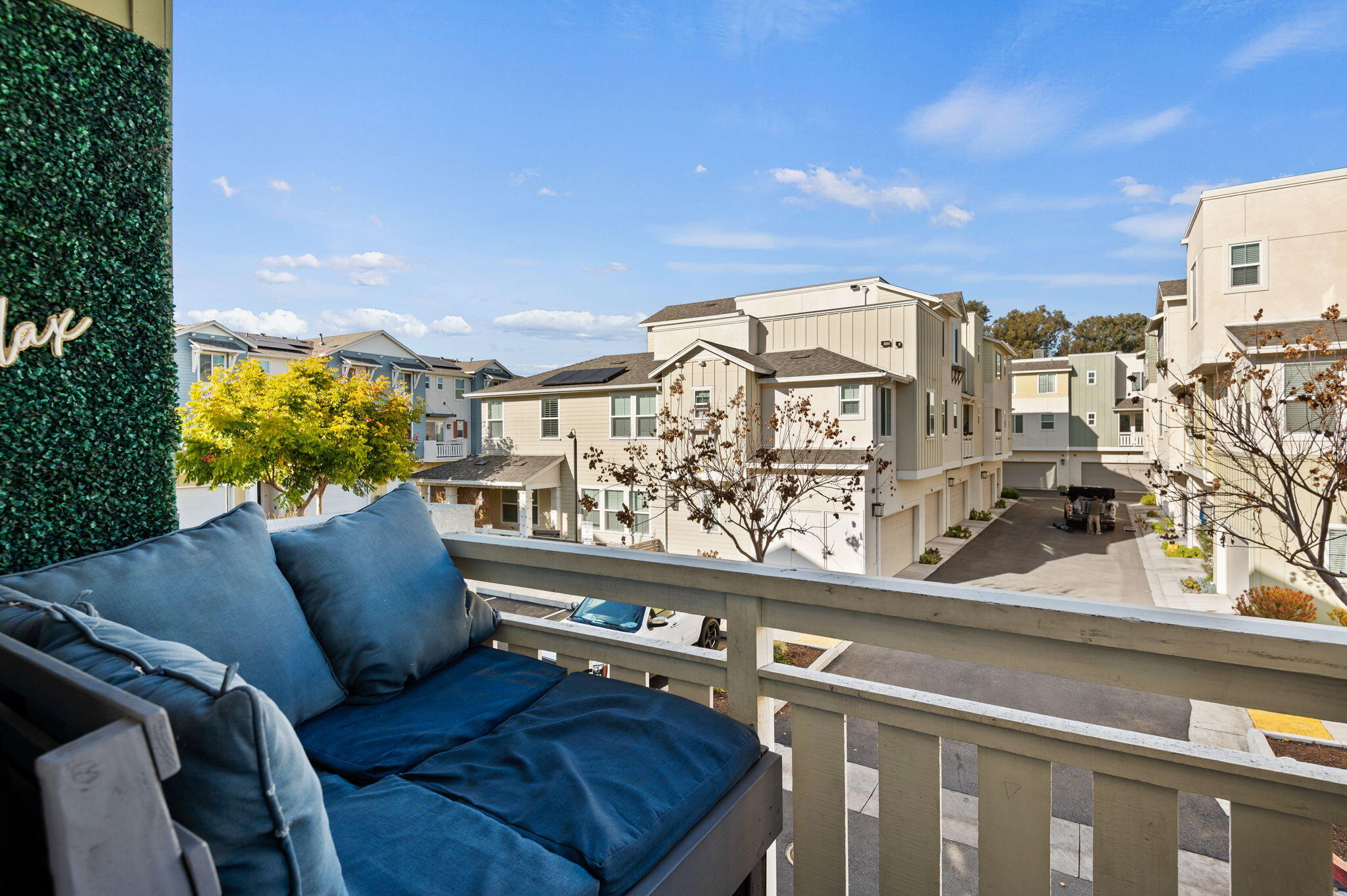 5701 Surfrider Way, 102