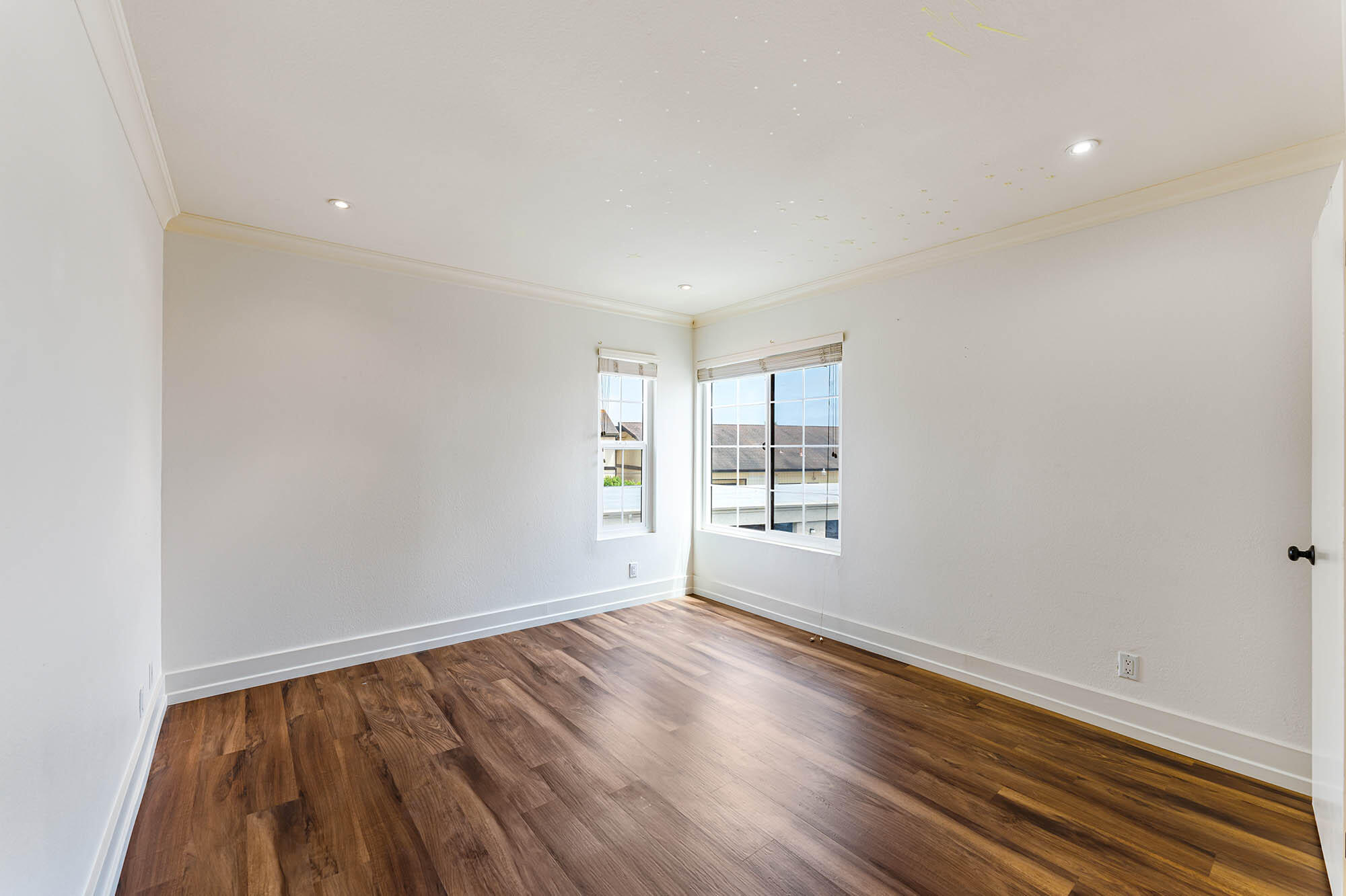 1240 Franciscan Court, 6