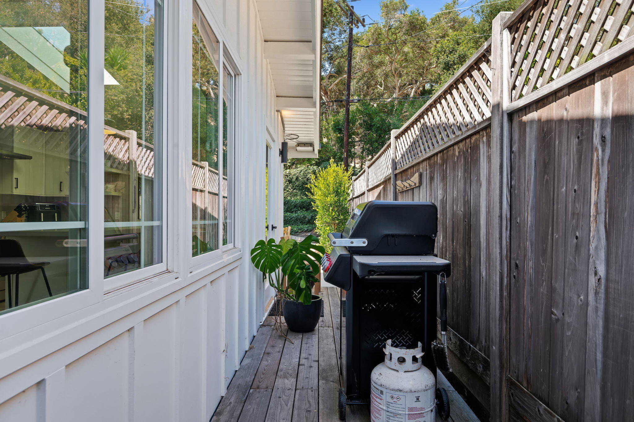 2009 Mountain Avenue