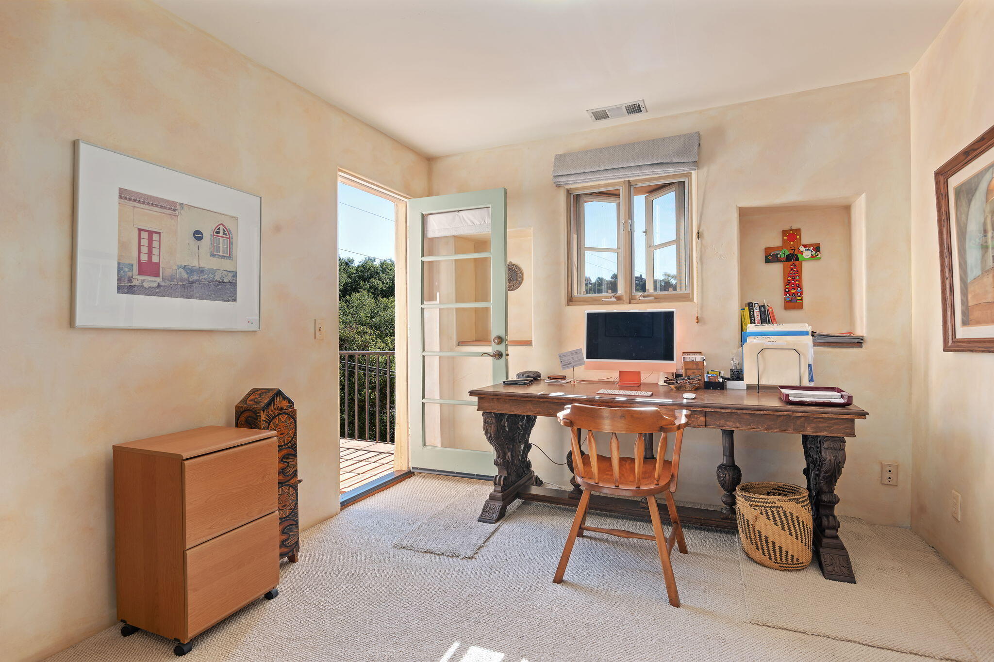 718 Las Canoas Place