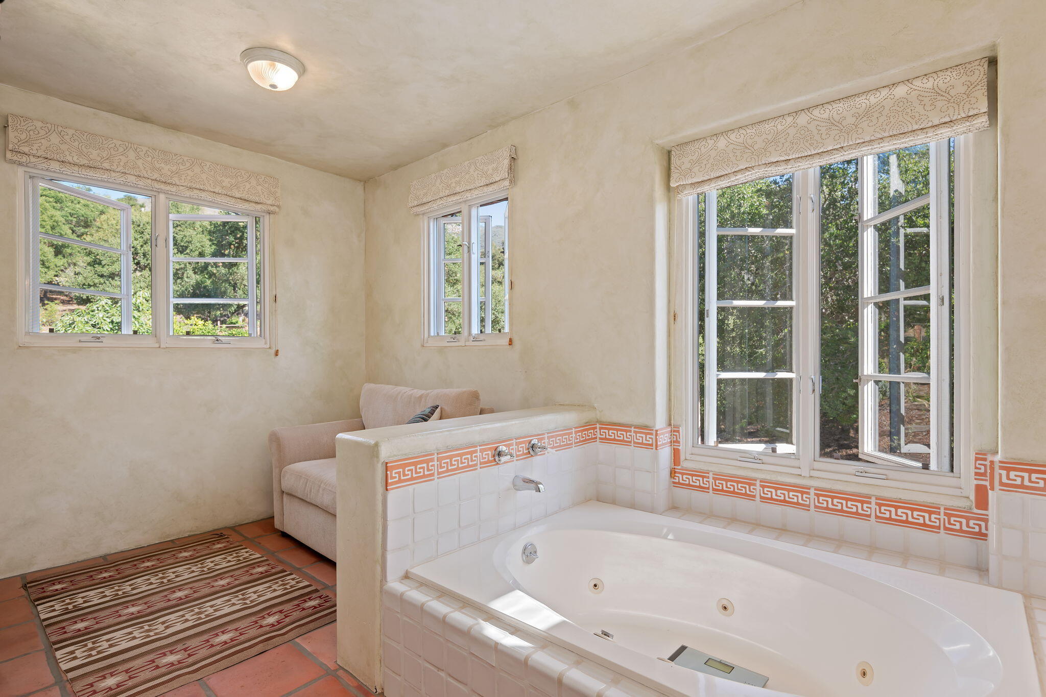 718 Las Canoas Place