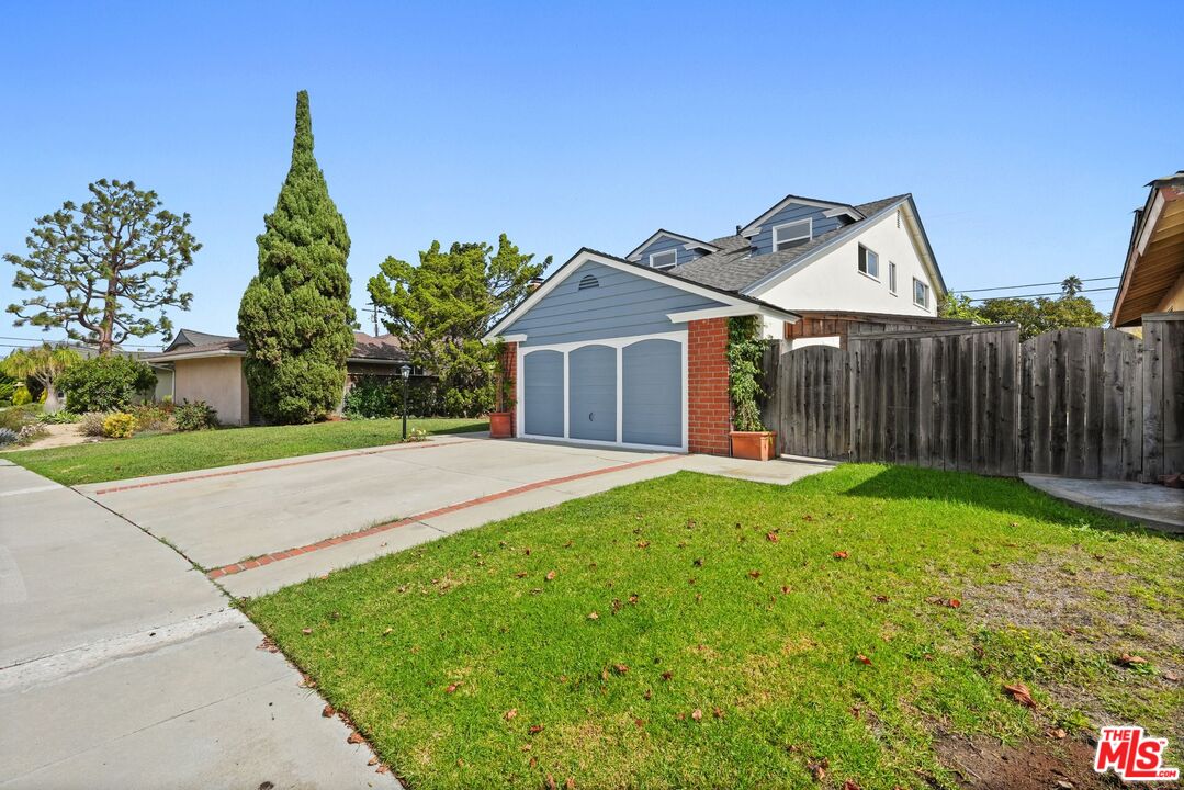 23608 Kathryn Ave