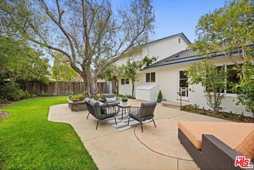 23608 Kathryn Ave