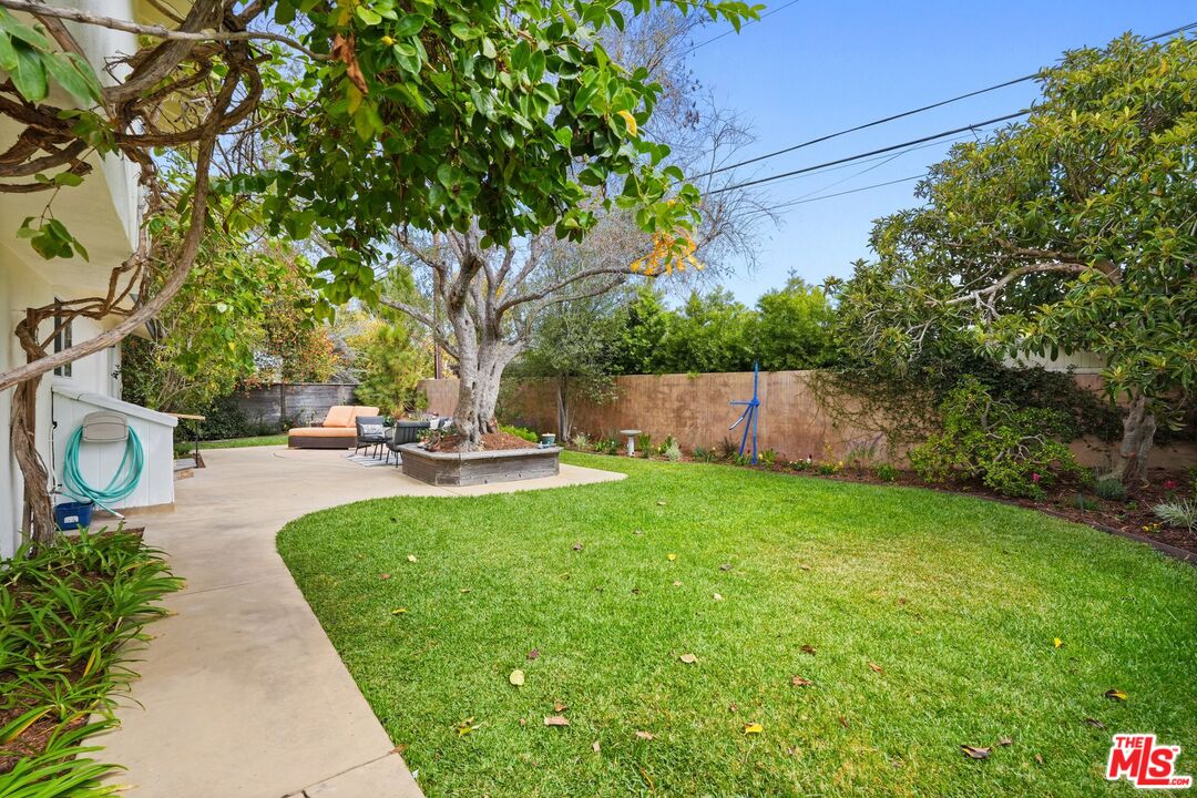 23608 Kathryn Ave