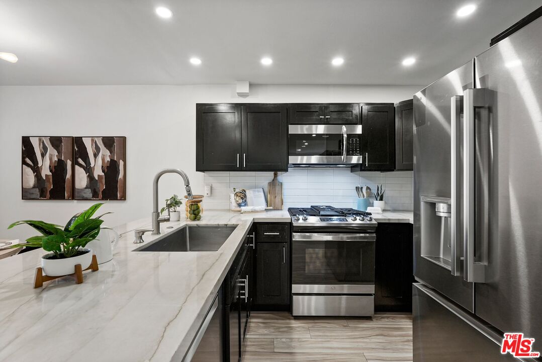 11230 Peach Grove St Unit: 208