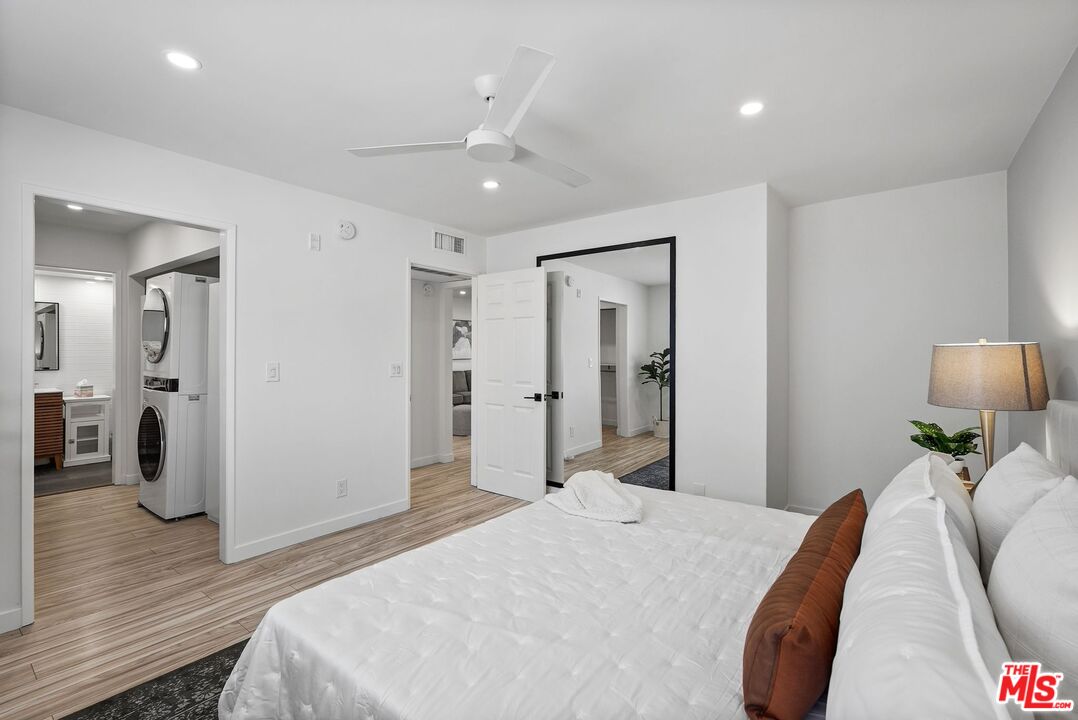 11230 Peach Grove St Unit: 208