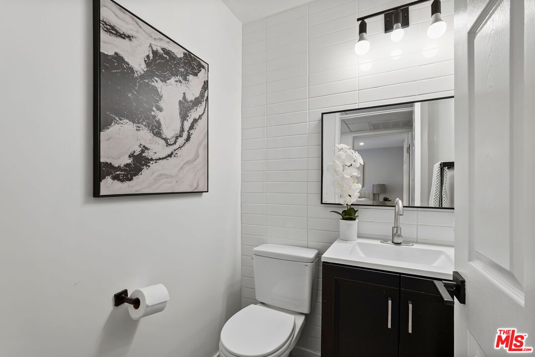 11230 Peach Grove St Unit: 208