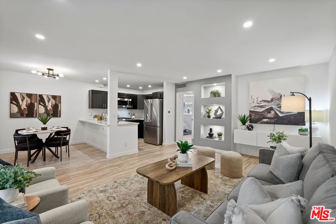 11230 Peach Grove St Unit: 208