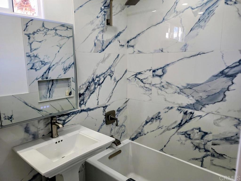 245 W Bobier Drive 90