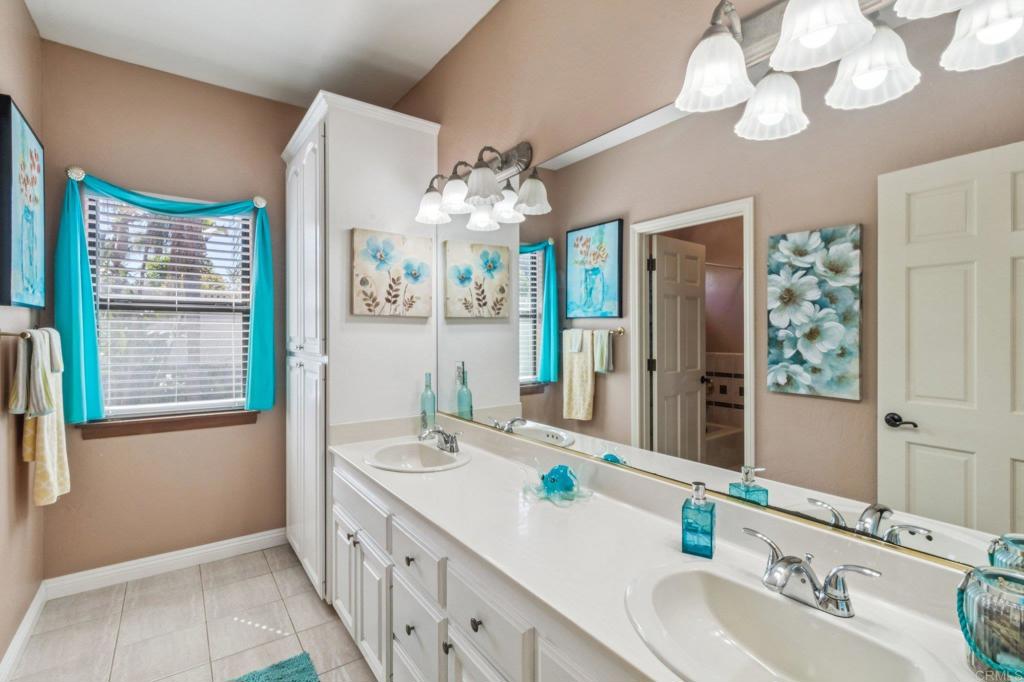 29950 Robbie Ln