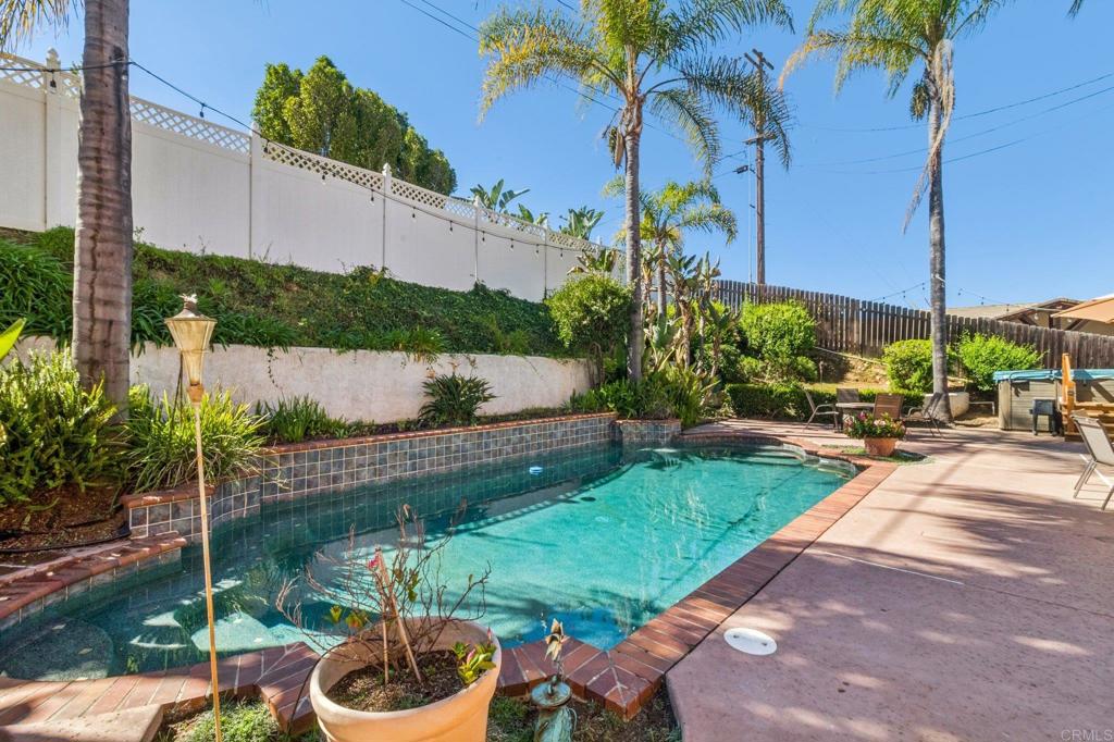 29950 Robbie Ln