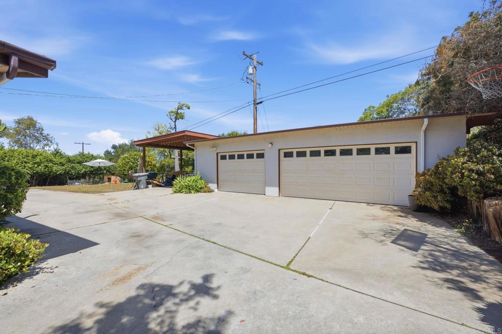 2106 Vista Grande Drive