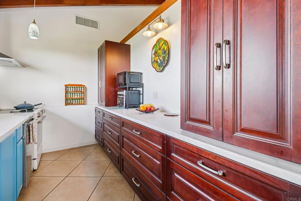 2068 Camino Culebra