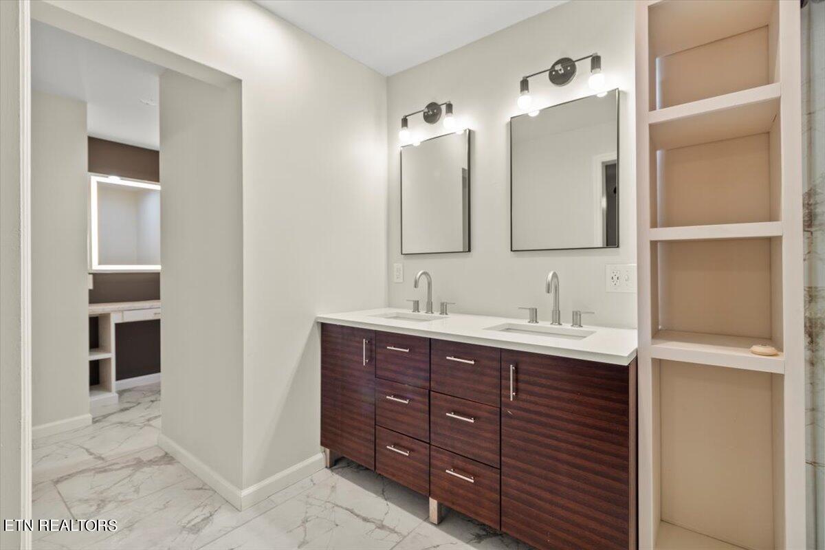 2504 Mont Glen Drive