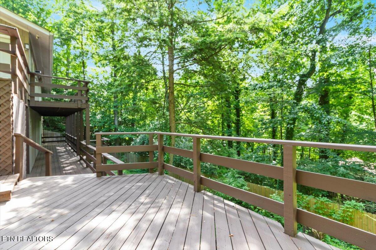 2504 Mont Glen Drive