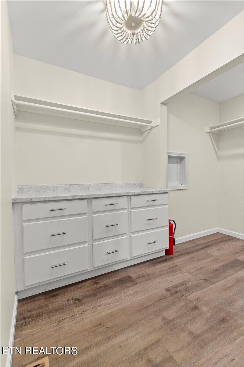 2504 Mont Glen Drive