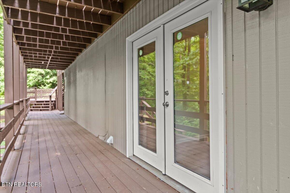 2504 Mont Glen Drive