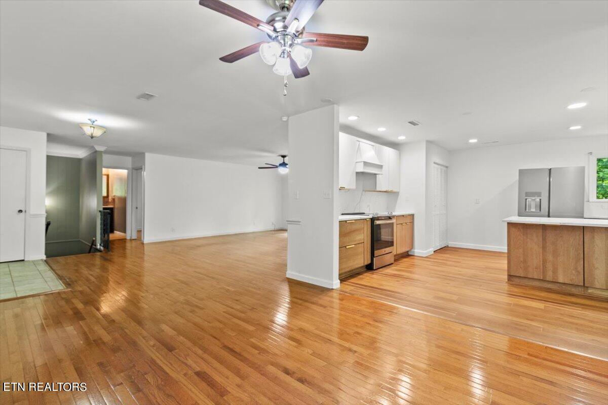 2504 Mont Glen Drive